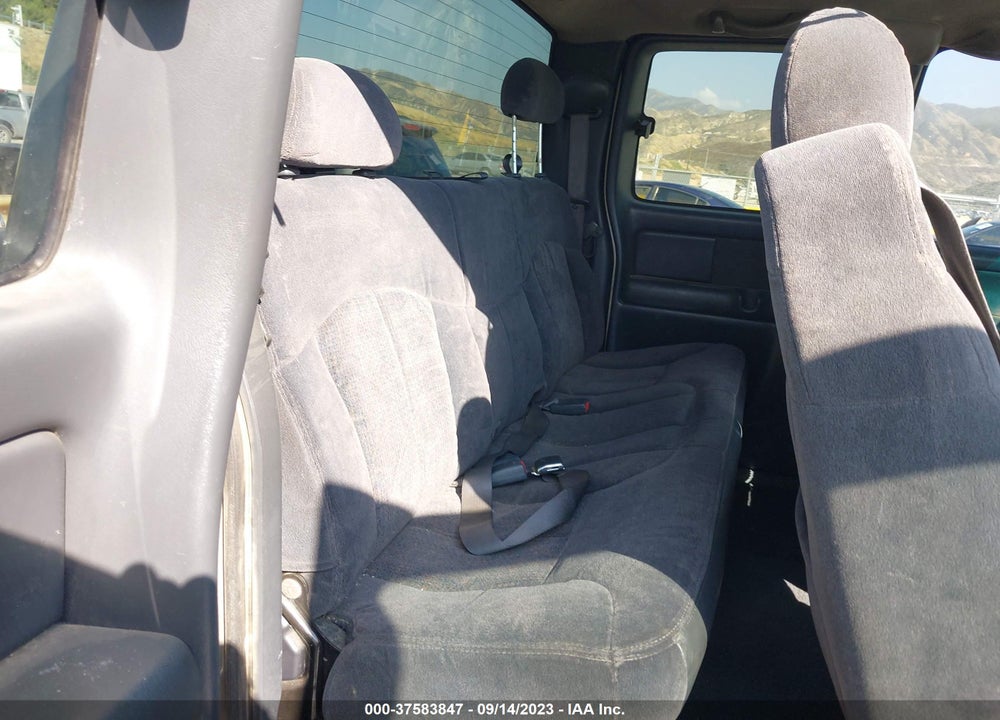2002 CHEVROLET SILVERADO 2500HD LS VIN: 1GCHC29192E266043