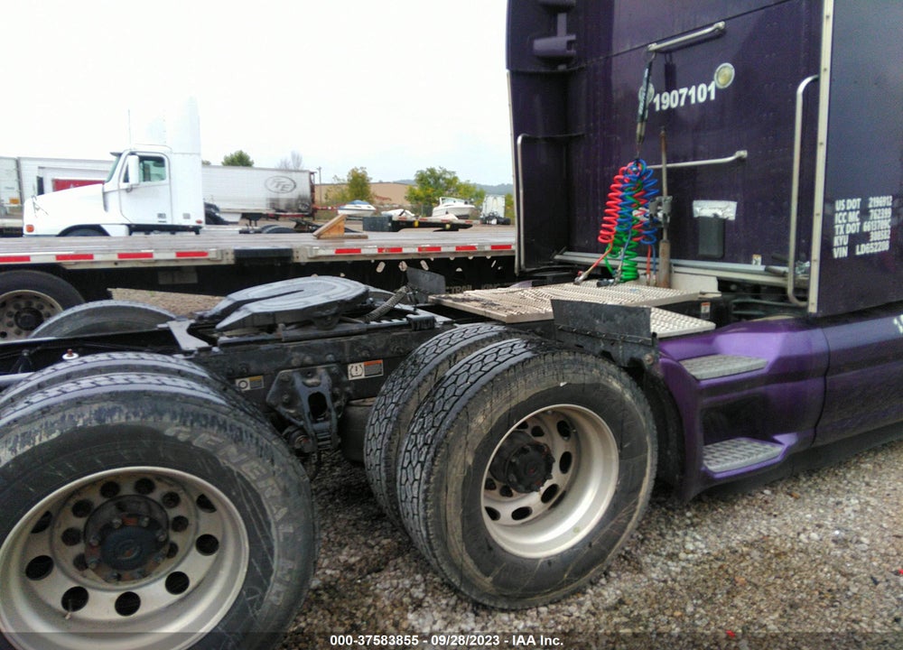 2020 PETERBILT 579 VIN: 1XPBDP9X3LD652208