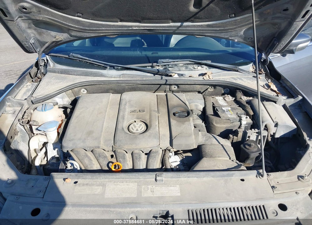 2013 VOLKSWAGEN PASSAT 2.5L SE VIN: 1VWBP7A35DC067300