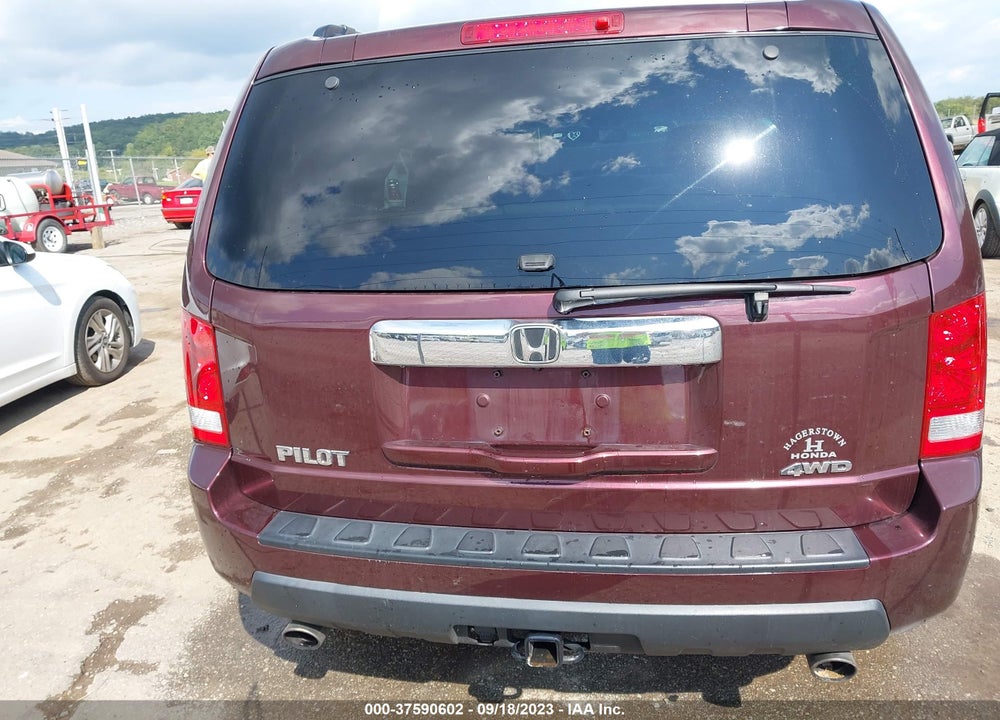 2011 HONDA PILOT EX-L VIN: 5FNYF4H50BB065461