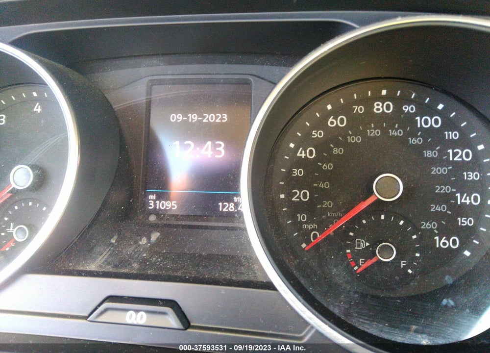 2019 VOLKSWAGEN TIGUAN VIN: 3VV2B7AX0KM149436