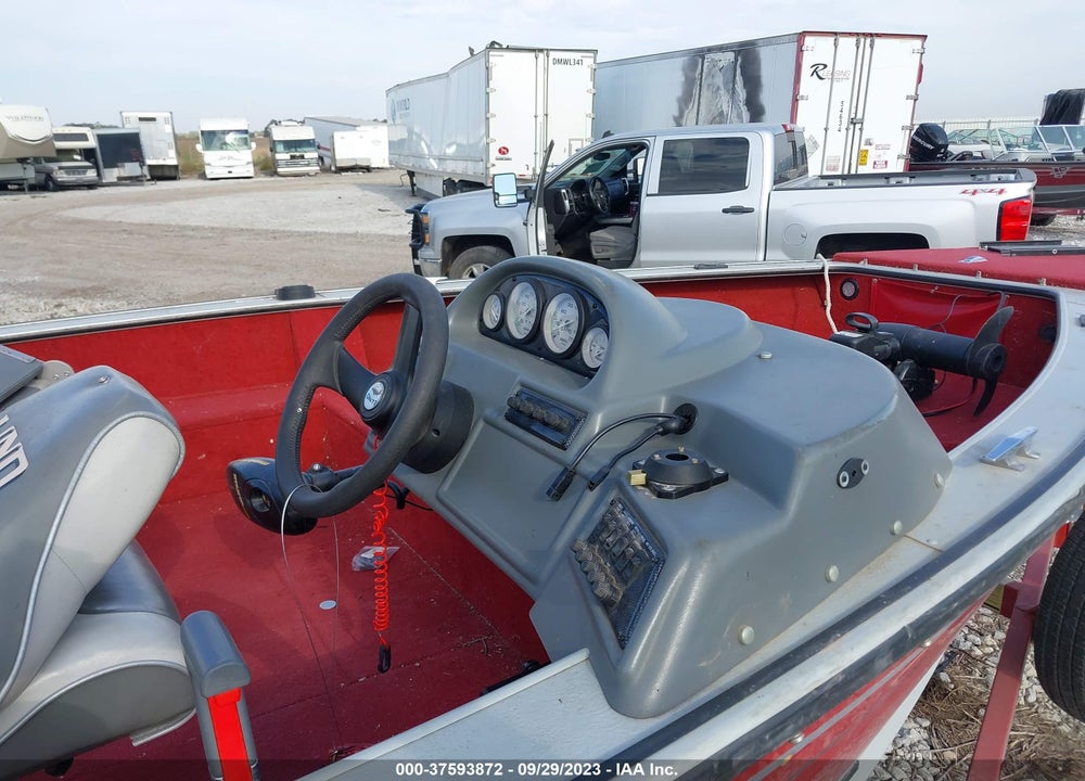 2004 LUND ANGLER VIN: LUNBG086G304