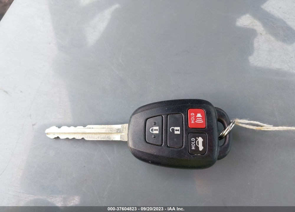 2016 TOYOTA CAMRY SE VIN: 4T1BF1FK2GU566553