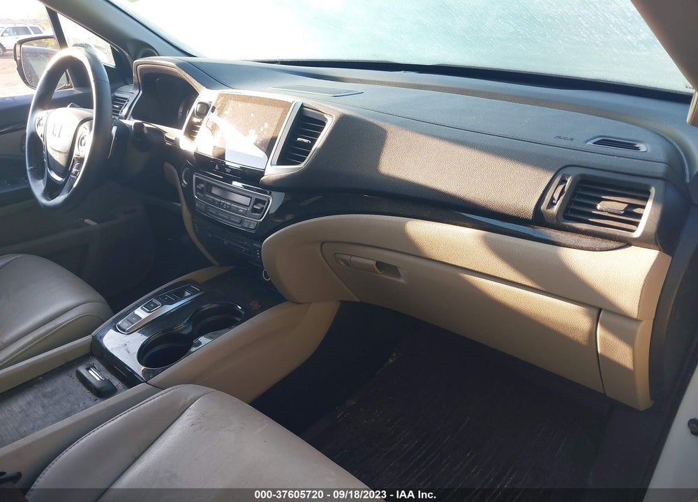 2017 HONDA PILOT TOURING VIN: 5FNYF6H95HB029322