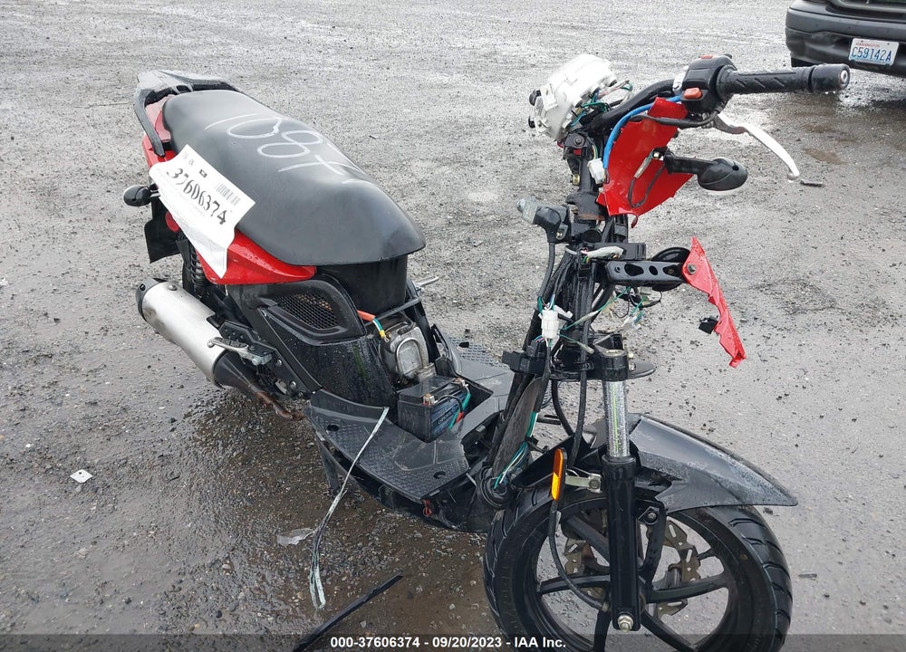 2013 KYMCO USA INC SUPER 8 150 VIN: LC2U8J108DC001087
