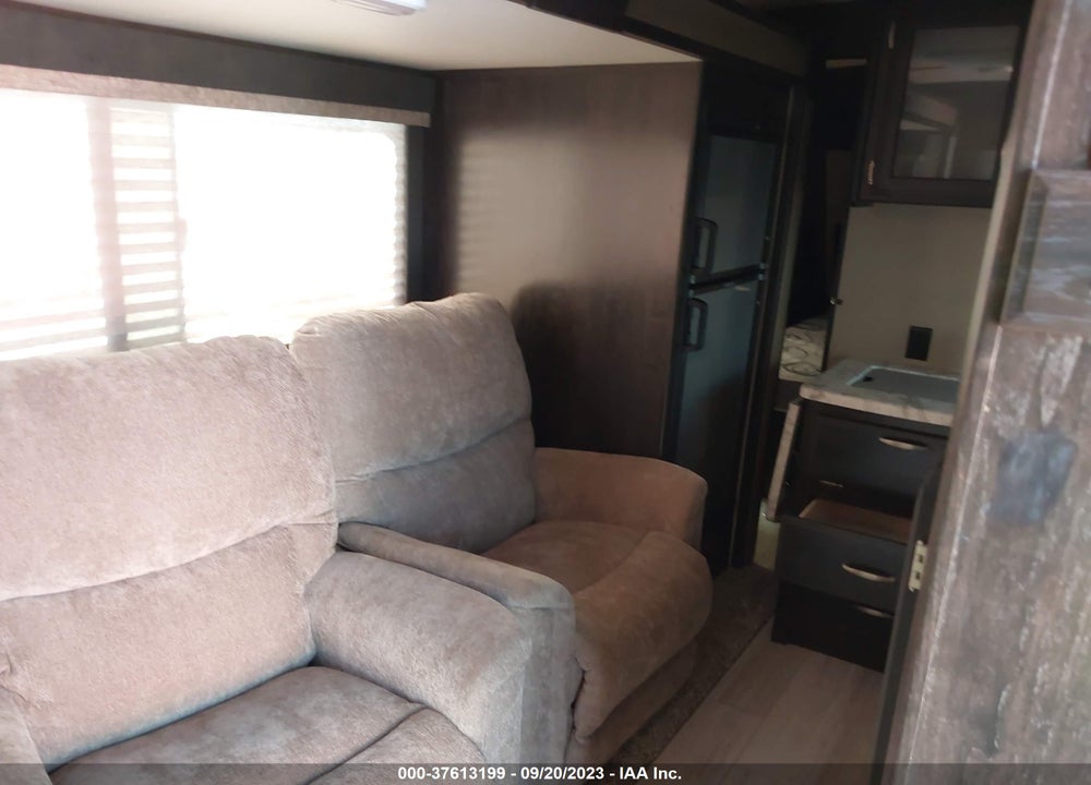 2018 GRAND DESIGN IMAGINE VIN: 573TE2721J5500196