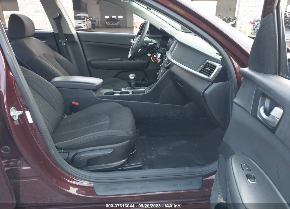 2019 KIA OPTIMA LX VIN: 5XXGT4L32KG334065