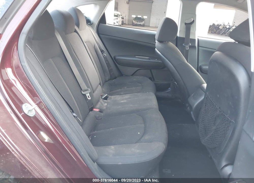 2019 KIA OPTIMA LX VIN: 5XXGT4L32KG334065