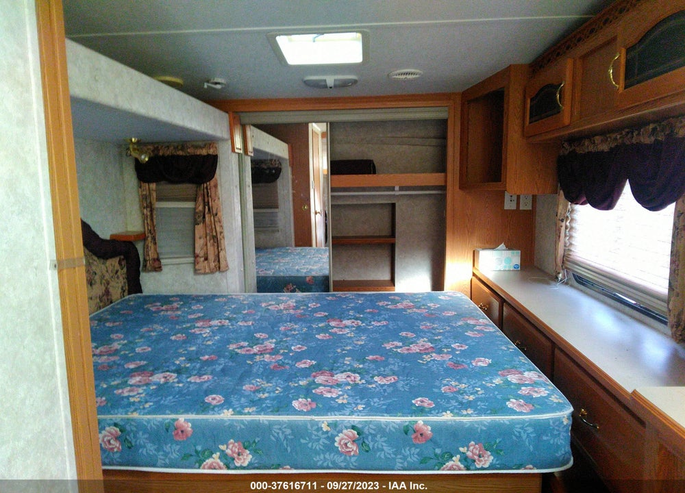 2004 UNK KEYSTONE MONTANA VIN: 4YDF295294D506957