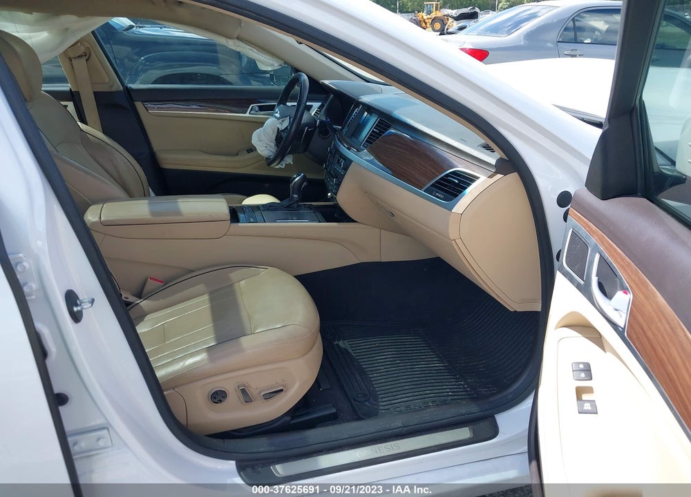 2015 HYUNDAI GENESIS 3.8 VIN: KMHGN4JE8FU090867