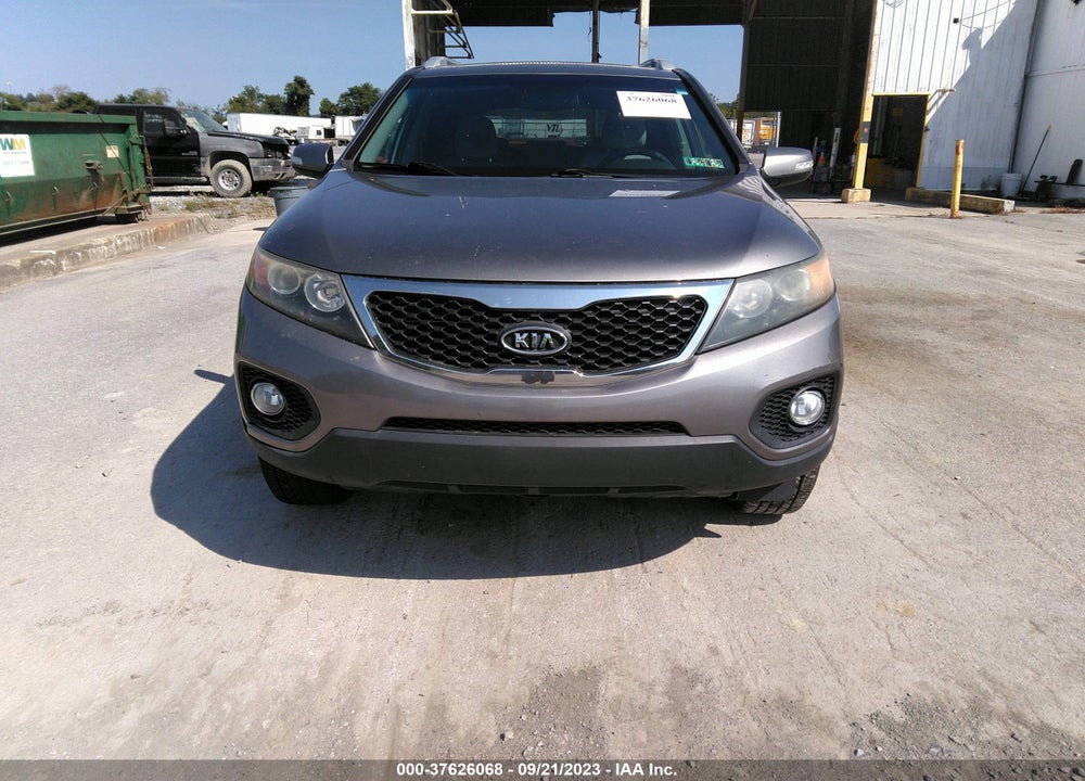 2011 KIA SORENTO LX VIN: 5XYKT4A16BG112782