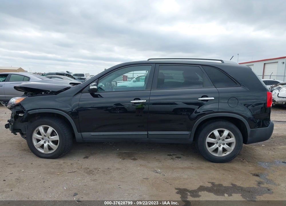 2013 KIA SORENTO LX V6 VIN: 5XYKT4A25DG309860