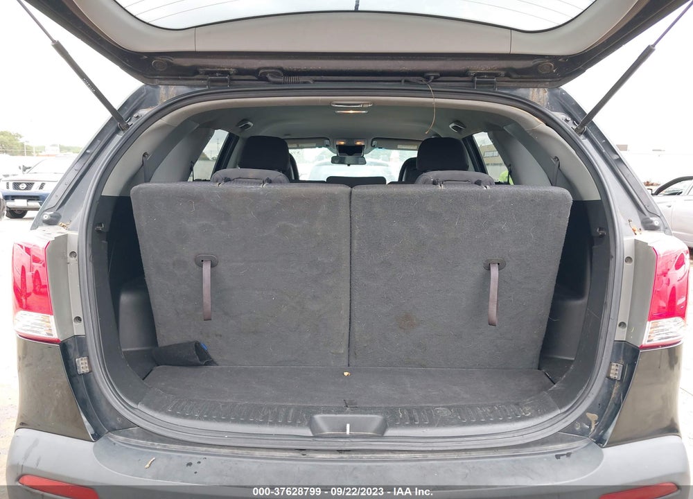 2013 KIA SORENTO LX V6 VIN: 5XYKT4A25DG309860