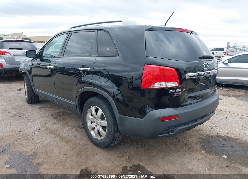 2013 KIA SORENTO LX V6 VIN: 5XYKT4A25DG309860