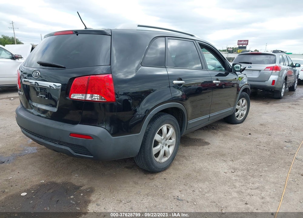 2013 KIA SORENTO LX V6 VIN: 5XYKT4A25DG309860