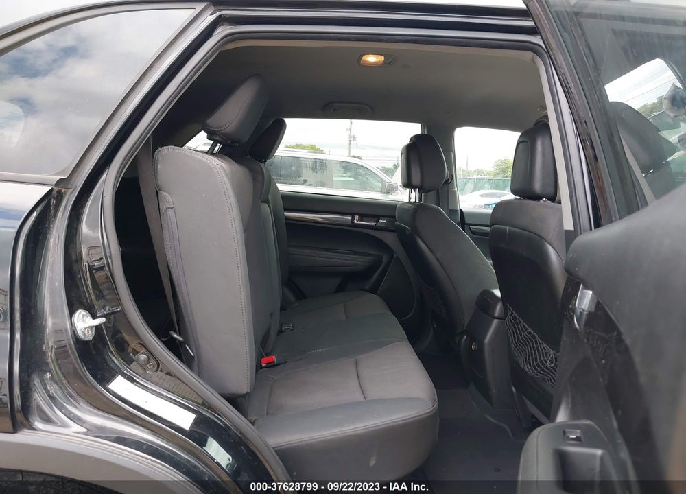 2013 KIA SORENTO LX V6 VIN: 5XYKT4A25DG309860