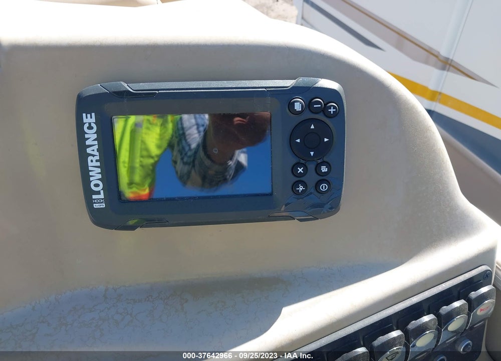 2021 BARLETTA PONTOON VIN: BDF03619F021