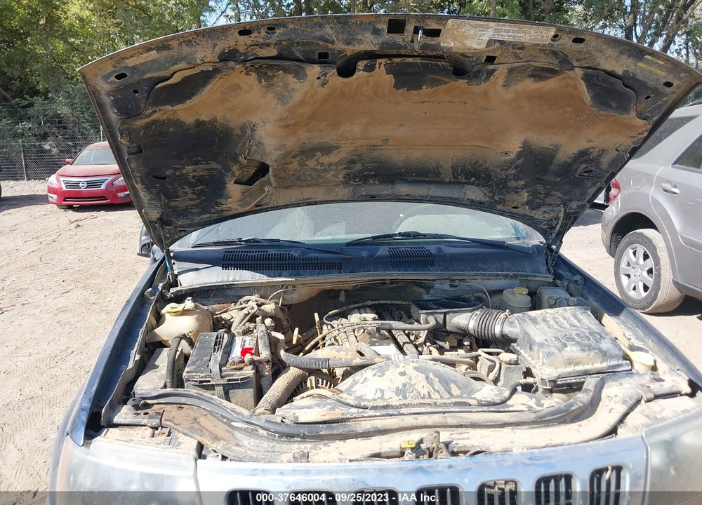 2000 JEEP GRAND CHEROKEE LAREDO VIN: 1J4GW48S0YC413230