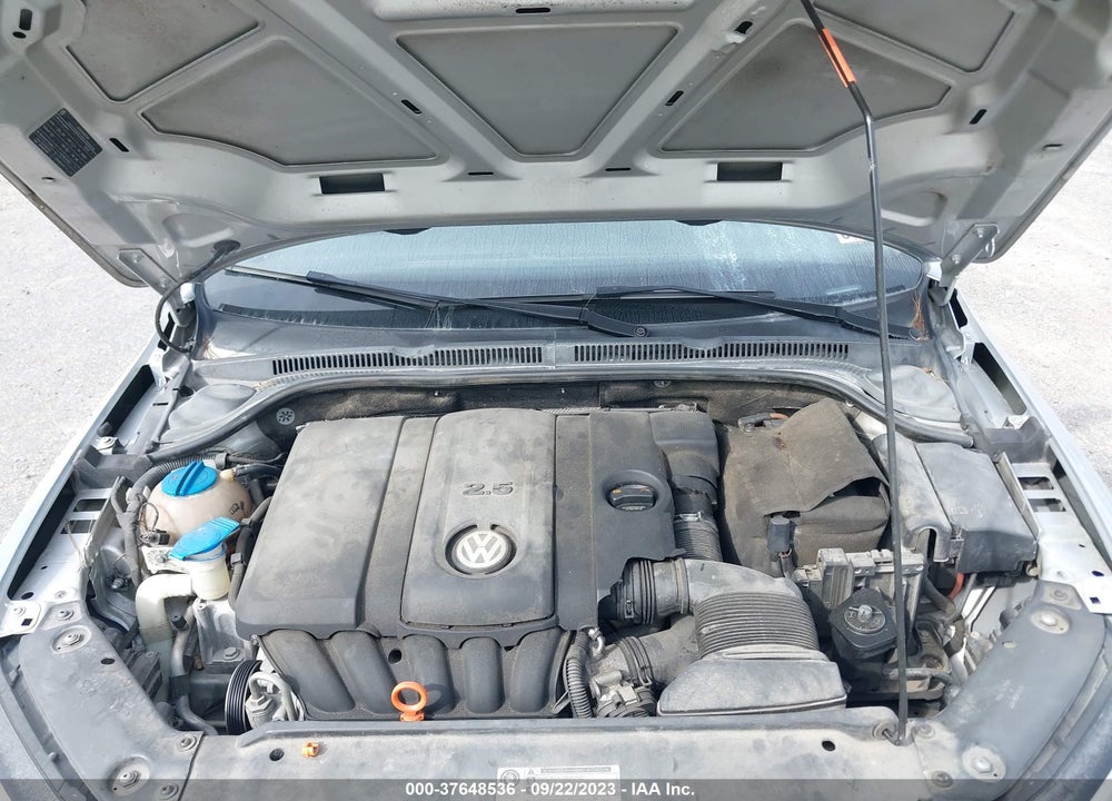 2011 VOLKSWAGEN JETTA 2.5L SE VIN: 3VWDX7AJ2BM327204