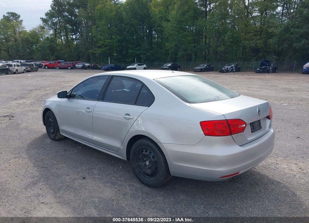 2011 VOLKSWAGEN JETTA 2.5L SE VIN: 3VWDX7AJ2BM327204