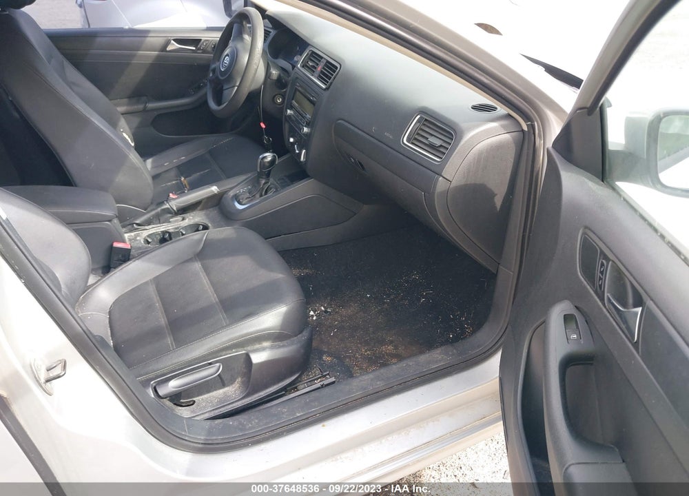 2011 VOLKSWAGEN JETTA 2.5L SE VIN: 3VWDX7AJ2BM327204