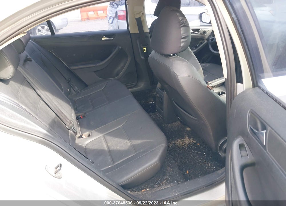 2011 VOLKSWAGEN JETTA 2.5L SE VIN: 3VWDX7AJ2BM327204