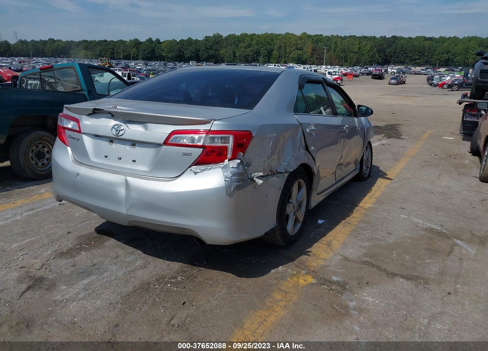 2014 TOYOTA CAMRY SE VIN: 4T1BF1FK1EU379298