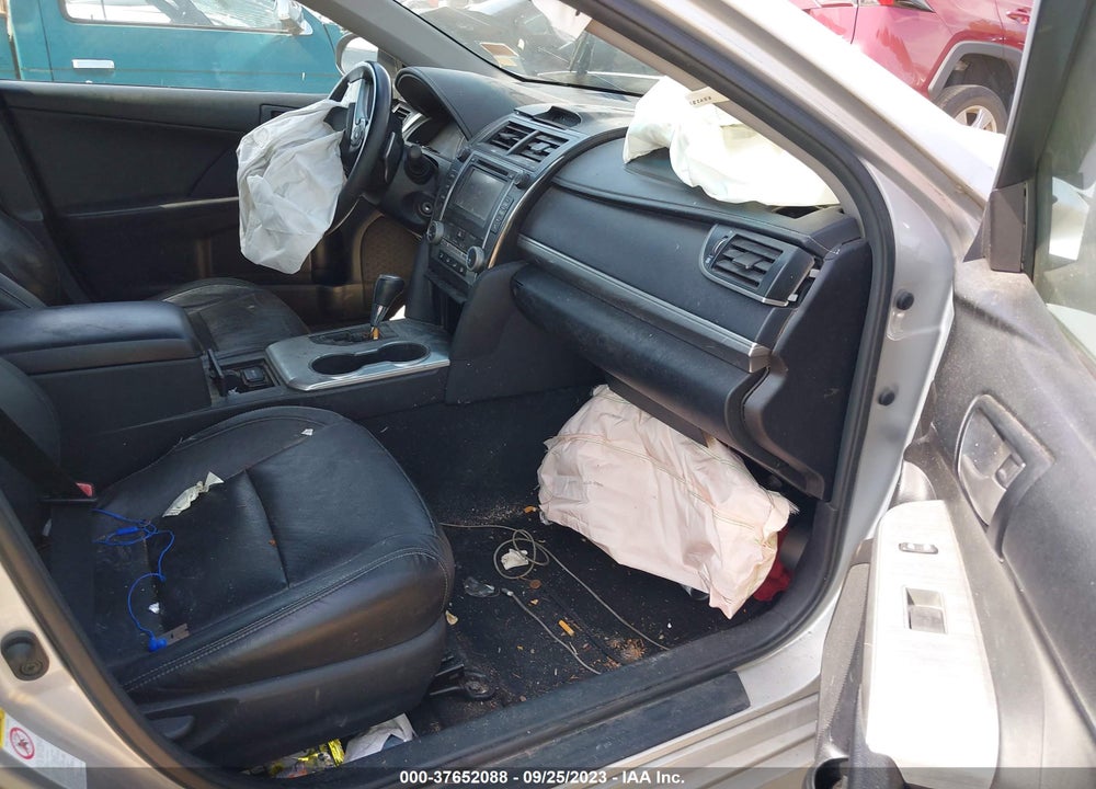 2014 TOYOTA CAMRY SE VIN: 4T1BF1FK1EU379298