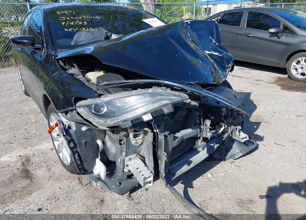 2016 CHRYSLER 200 C VIN: 1C3CCCCG3GN123002