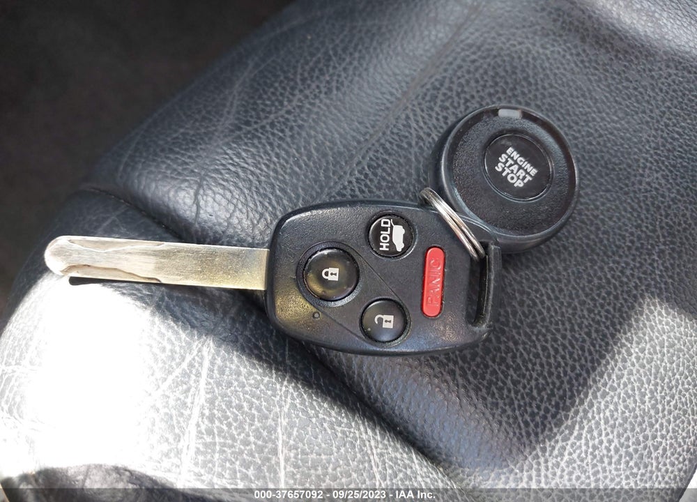 2015 HONDA PILOT TOURING VIN: 5FNYF4H90FB053545