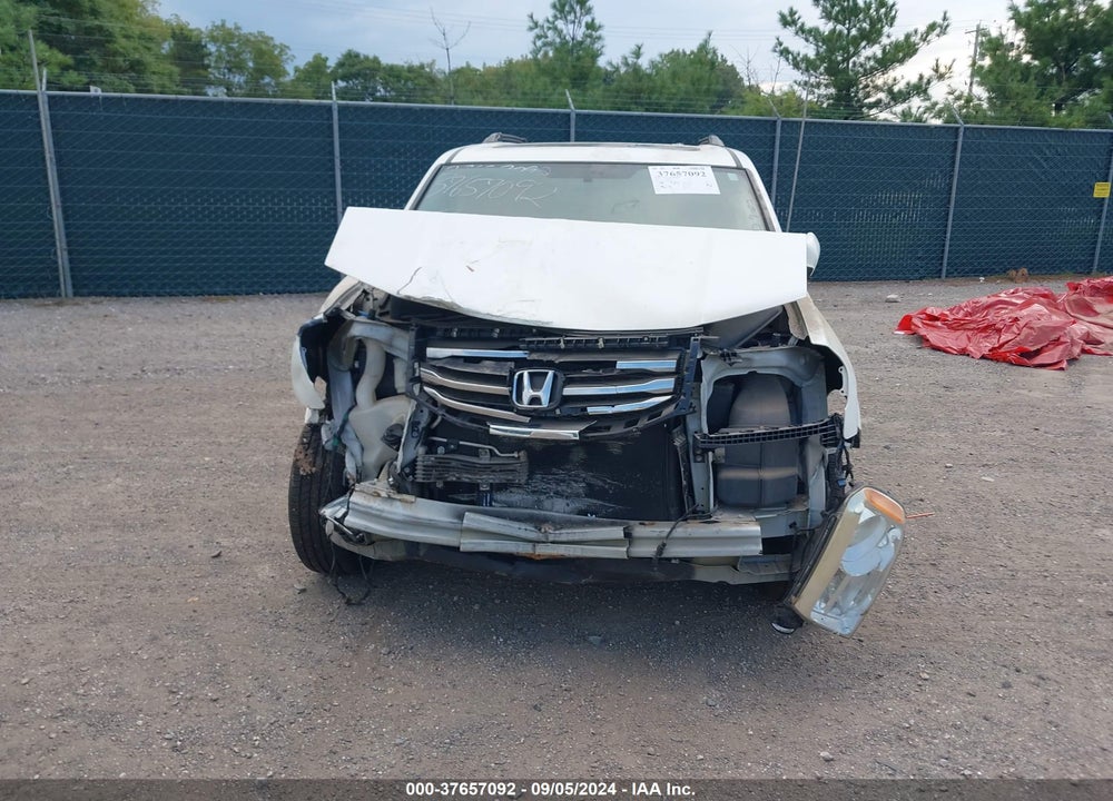2015 HONDA PILOT TOURING VIN: 5FNYF4H90FB053545