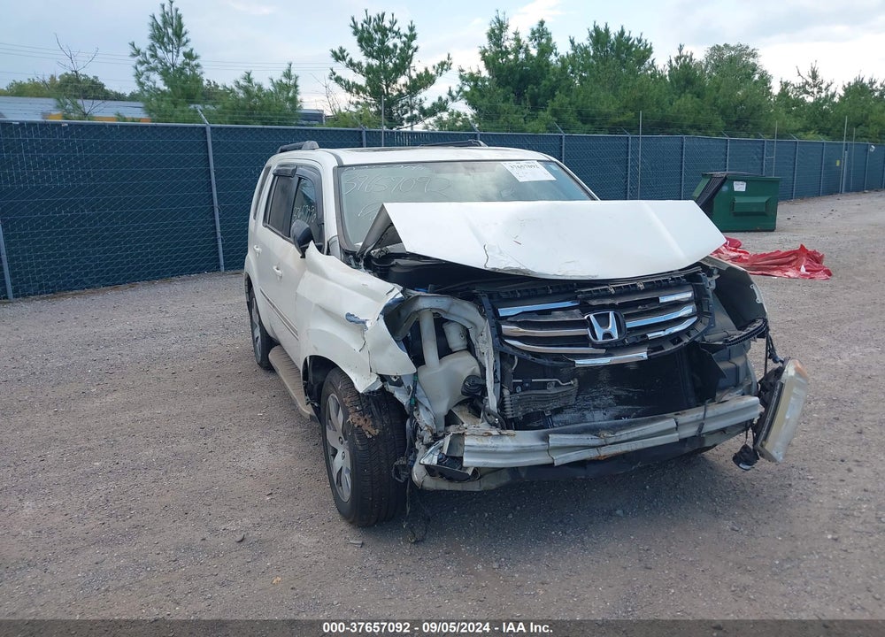 2015 HONDA PILOT TOURING VIN: 5FNYF4H90FB053545