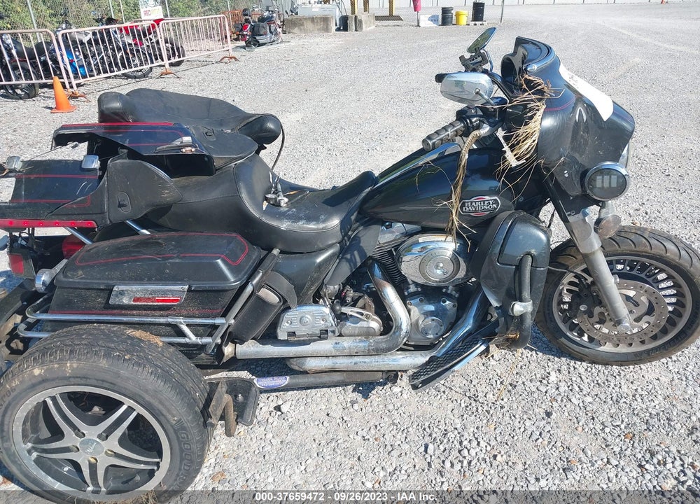 2009 HARLEY-DAVIDSON FLHTCU VIN: 1HD1FC4159Y626857