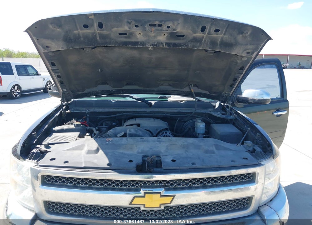 2013 CHEVROLET SILVERADO 1500 LT VIN: 1GCRCSE04DZ382182