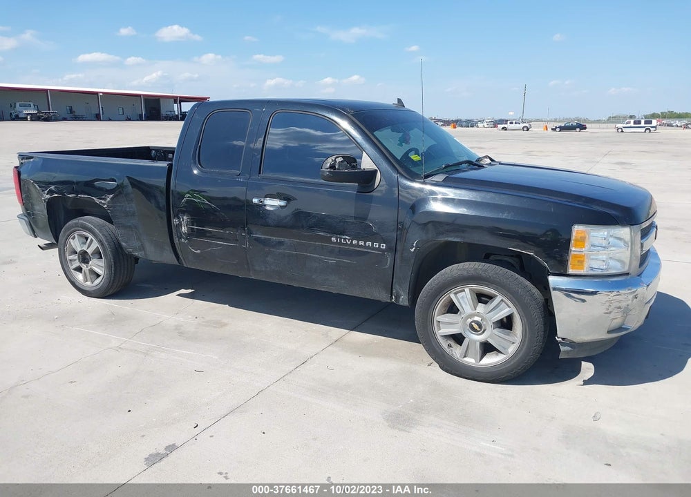2013 CHEVROLET SILVERADO 1500 LT VIN: 1GCRCSE04DZ382182