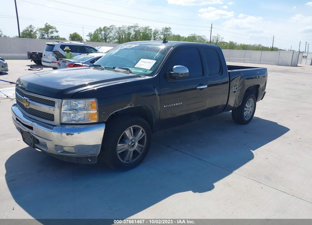 2013 CHEVROLET SILVERADO 1500 LT VIN: 1GCRCSE04DZ382182