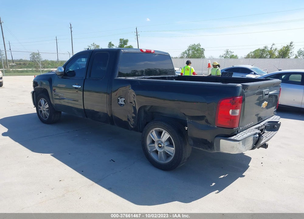 2013 CHEVROLET SILVERADO 1500 LT VIN: 1GCRCSE04DZ382182