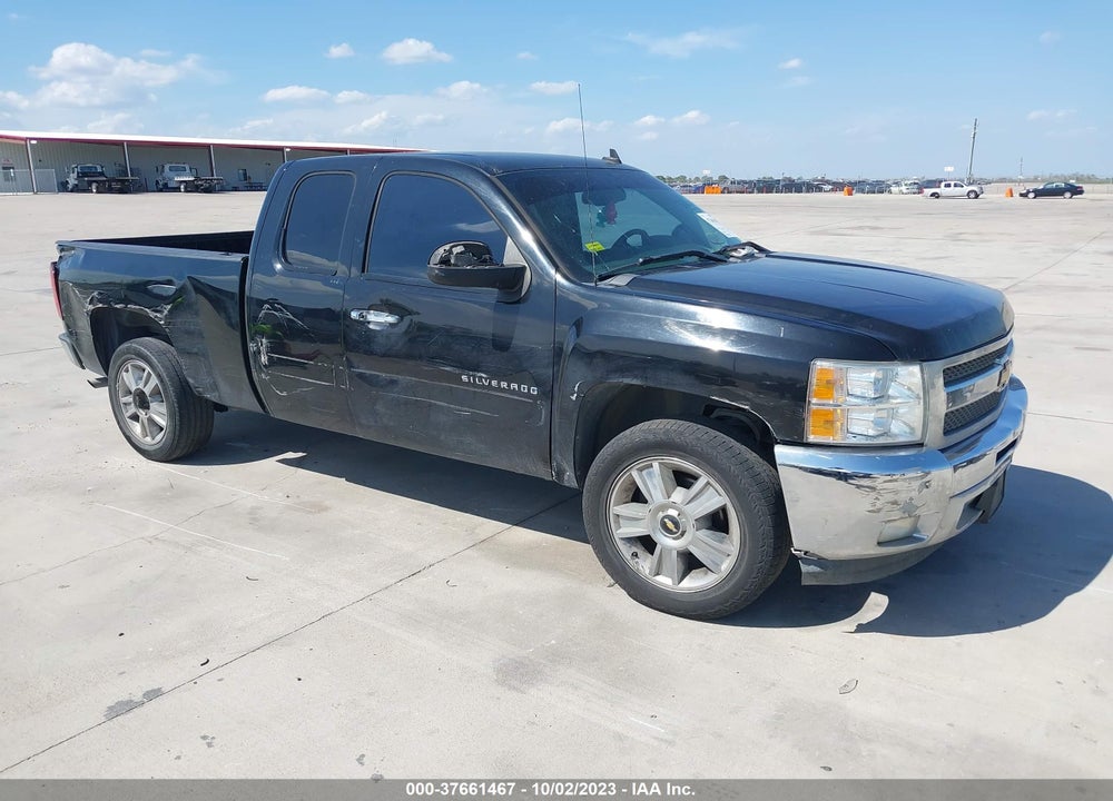 2013 CHEVROLET SILVERADO 1500 LT VIN: 1GCRCSE04DZ382182