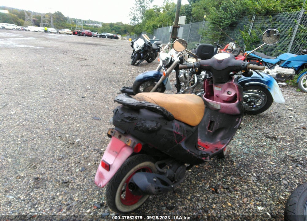 2009 GENUINE SCOOTER CO. BUDDY 50 VIN: RFVPAP5A491007181