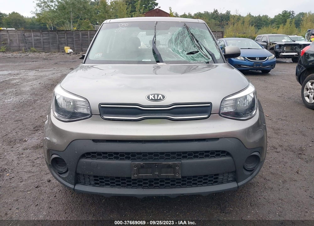2018 KIA SOUL VIN: KNDJN2A27J7523798