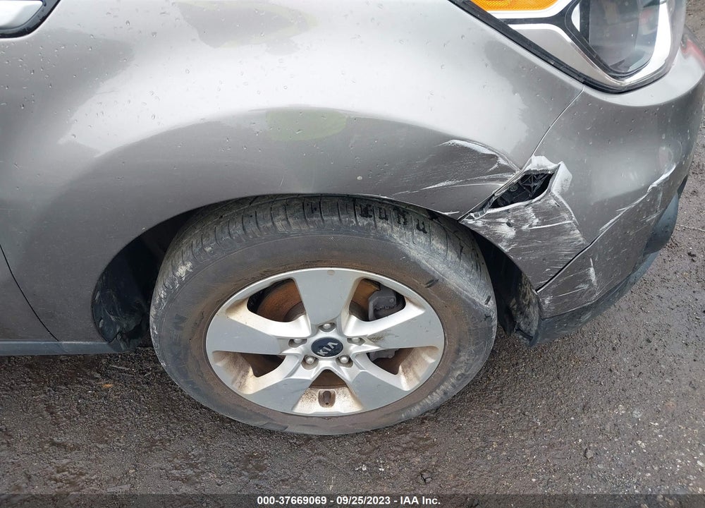 2018 KIA SOUL VIN: KNDJN2A27J7523798