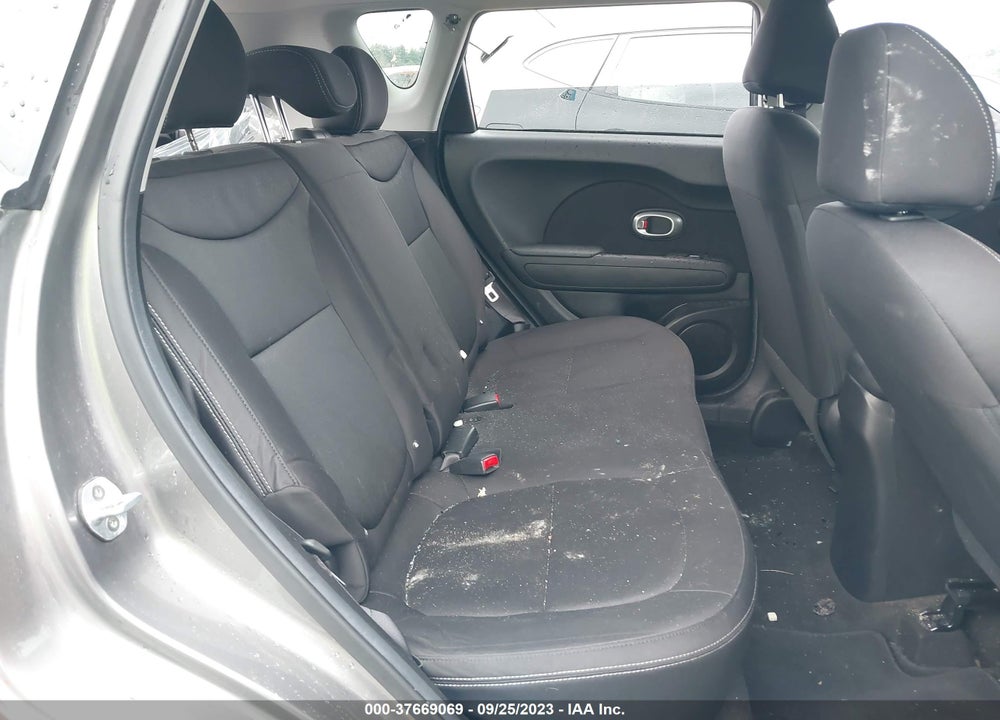 2018 KIA SOUL VIN: KNDJN2A27J7523798