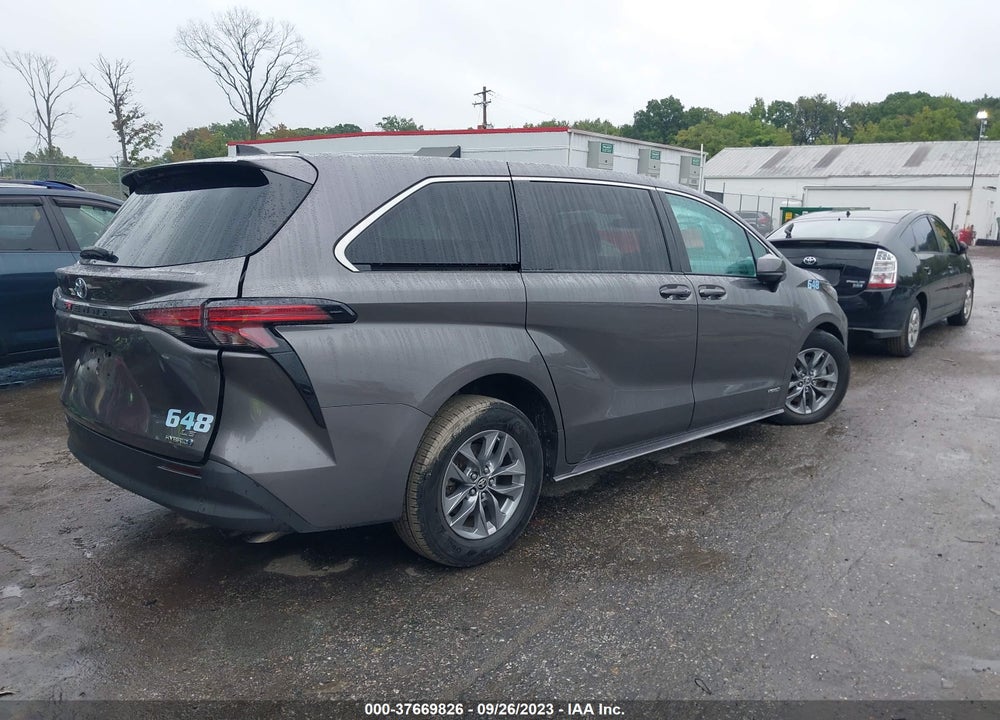 2021 TOYOTA SIENNA LE VIN: 5TDKRKEC2MS029239