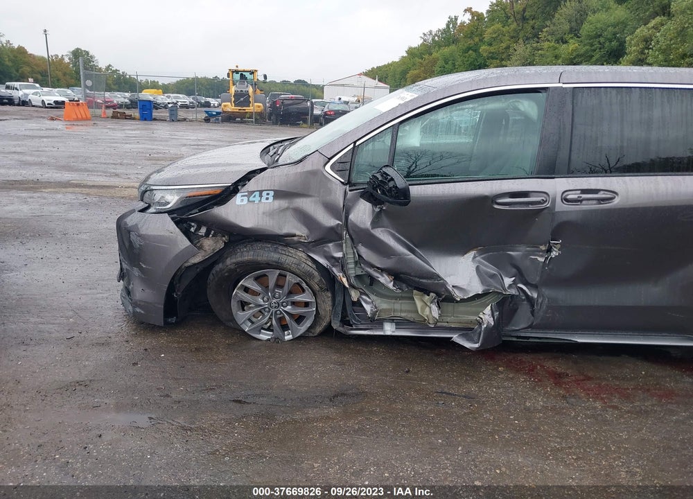 2021 TOYOTA SIENNA LE VIN: 5TDKRKEC2MS029239