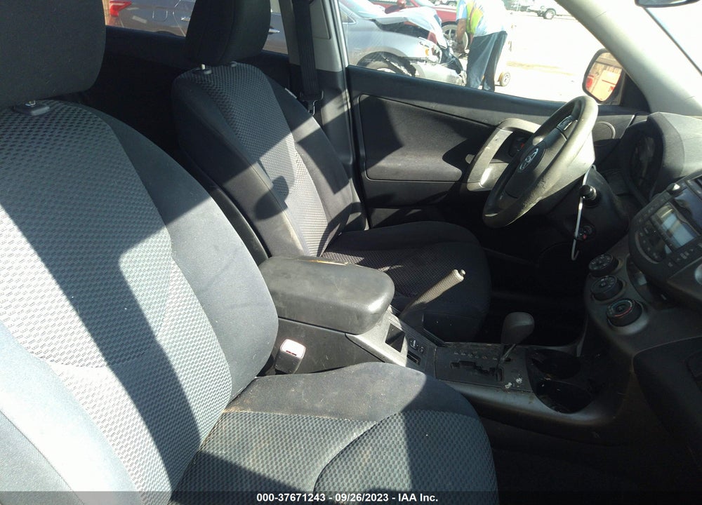 2008 TOYOTA RAV4 VIN: JTMBD33V586070947