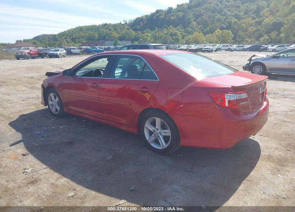 2014 TOYOTA CAMRY SE VIN: 4T1BF1FK9EU829442
