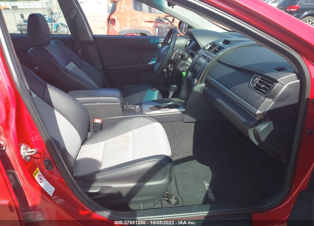 2014 TOYOTA CAMRY SE VIN: 4T1BF1FK9EU829442