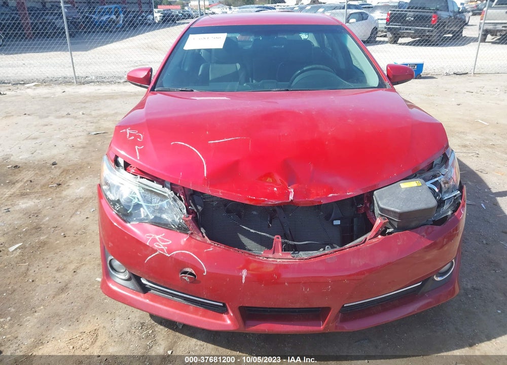 2014 TOYOTA CAMRY SE VIN: 4T1BF1FK9EU829442