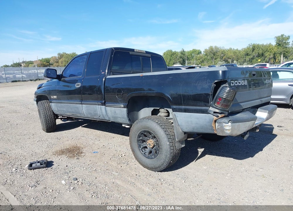1998 DODGE RAM 2500 ST VIN: 1B7KF236XWJ198138