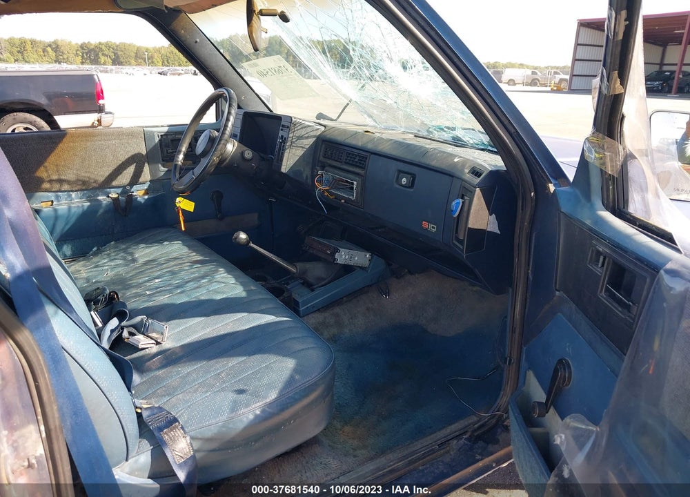 1987 CHEVROLET S TRUCK S10 VIN: 1GCCT14R1H2198901